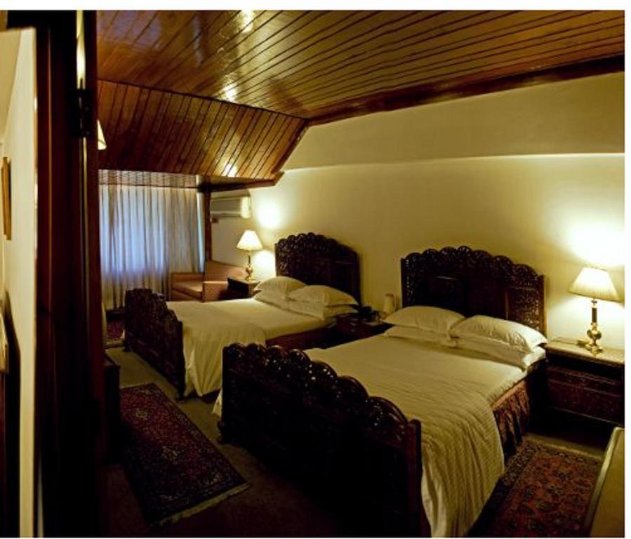 Hotel Broadway Srīnagar Zewnętrze zdjęcie